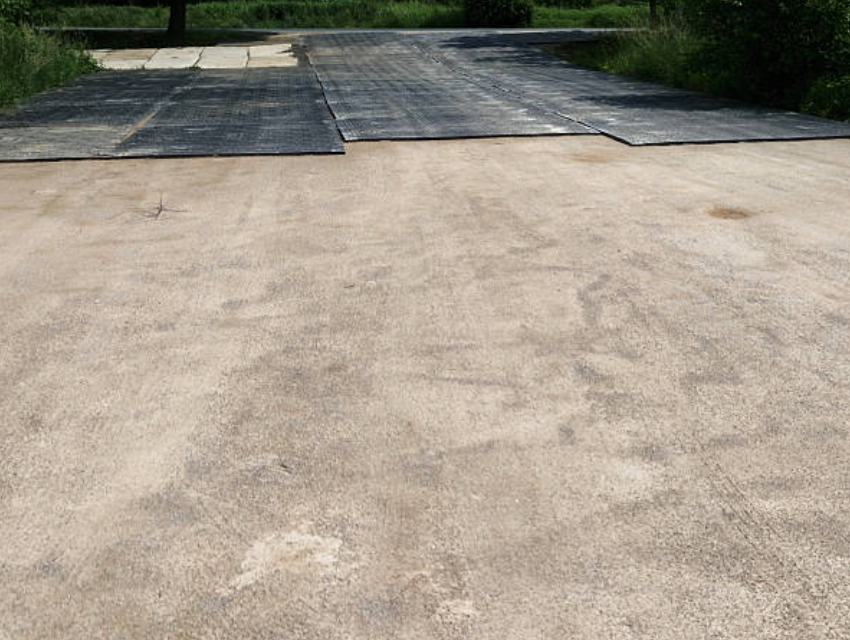 4ft x 8ft x 1/2inch Thick Construction Mud Mats - DEMO PRODUCT ONLY, NOT FOR SALE