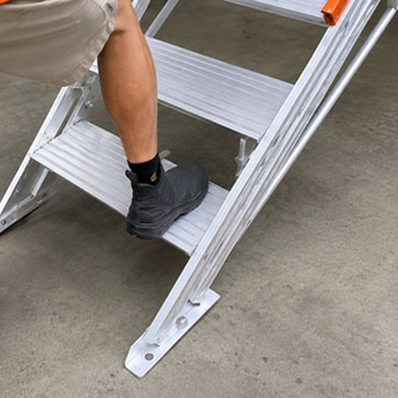 Total Aluminium adjustable aluminium stair stepping onto the self levelling bottom tread AS-12STEPW
