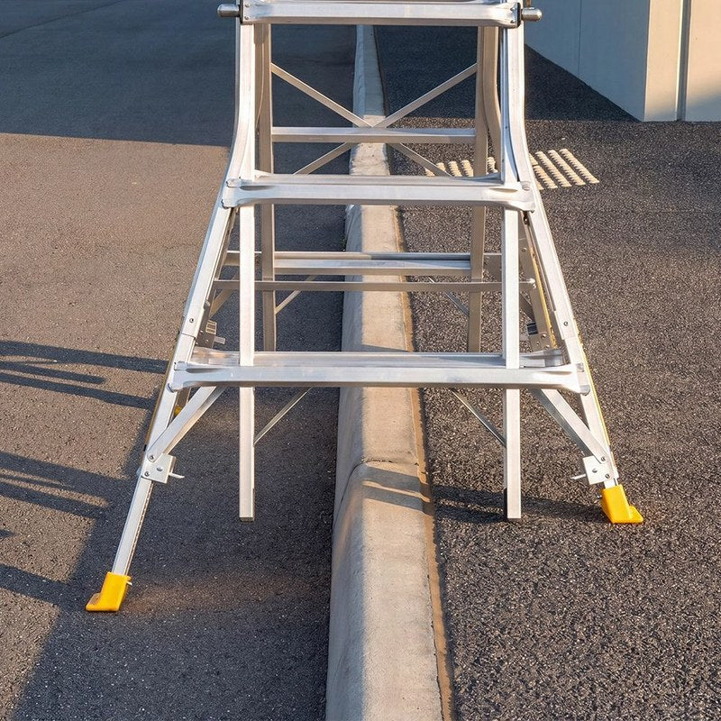 Gorilla RPL0508-LVL standing level across a kerb, rear view